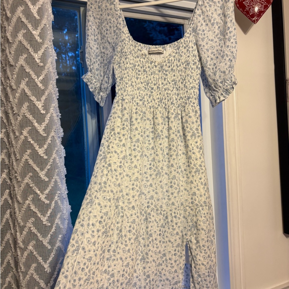 Abercrombie & Fitch Textured floral dress